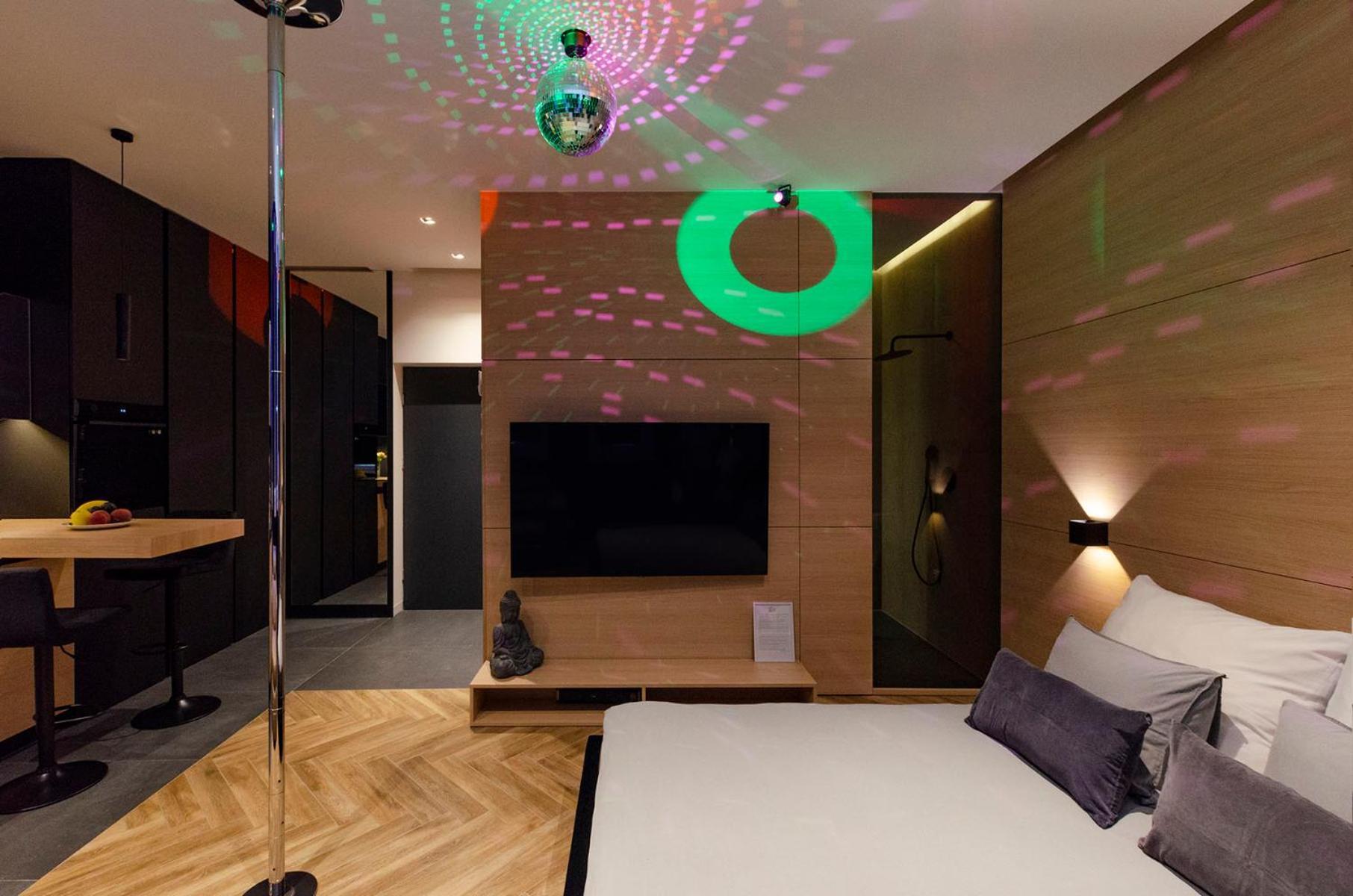 Lupoapartments Z Jacuzzi Pole Dance Leczycka 29 Klimatyzacja Parking Dostep Na Kod 우치 객실 사진